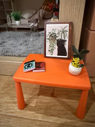 Mesa auxiliar y accesorios para Barbie o similares