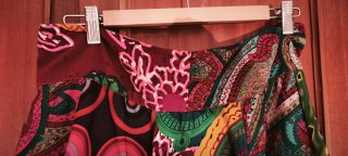 Falda desigual multicolor talla L