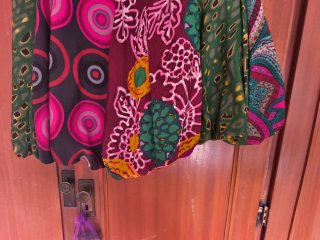 Falda desigual multicolor talla L