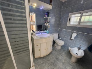 Venta de chalet con luz, agua, Piscina etc.