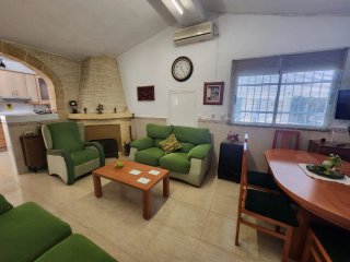 Venta de chalet con luz, agua, Piscina etc.