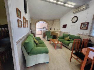 Venta de chalet con luz, agua, Piscina etc.