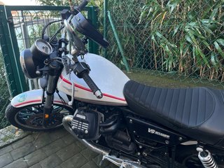 Moto Guzzi V9 Roamer 2018+baúl y casco/ropa lluvia