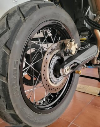 Triumph Tiger XC 800 con maletas
