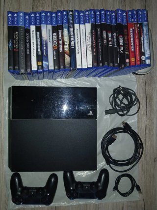 Consola PS4 Negra + 2 Mandos + Juegos