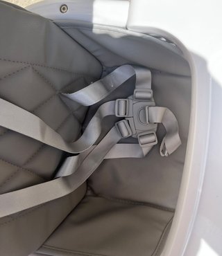 Trona bebé gris con asiento acolchado