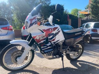 Honda Africa Twin 750 RD07a