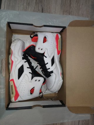 Jordan 6 Retro Rojo Blanco Negro