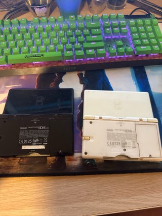 2 Nintendo DSI para reparar