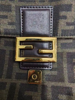Borsa Fendi Baguette grande originale con due cinture