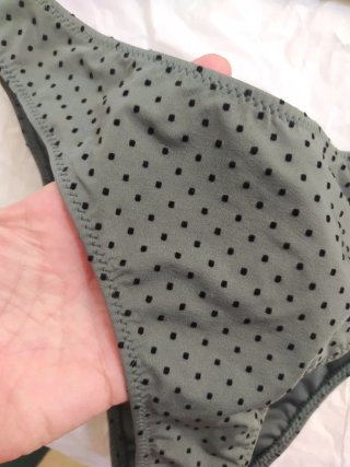 Bikini verde con puntos negros Talla M
