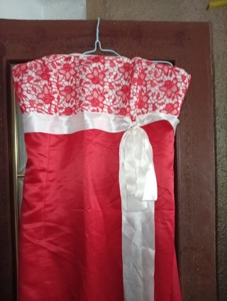 Vestido largo rojo y blanco
