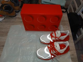 Zapatillas Adidas x LEGO Blancas y Rojas