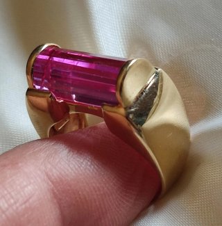Anello Oro 18 KT con Pietra Rosa