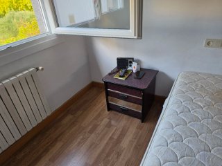 Armario 3 puertas + 2 mesitas + cómoda