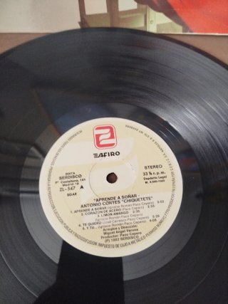 Vinilo y carpeta en perfecto estado. Vinilo Chique