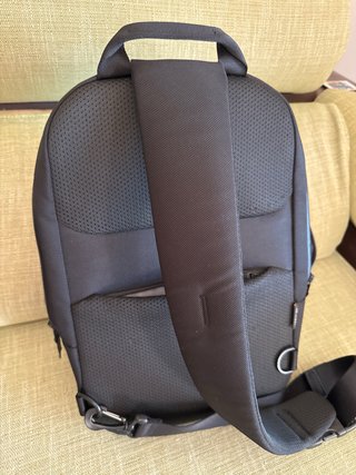 Bolsa Sling tomtoc Hombre 14 MacBook