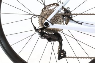 Bicicleta de carretera CUBE Attain Race