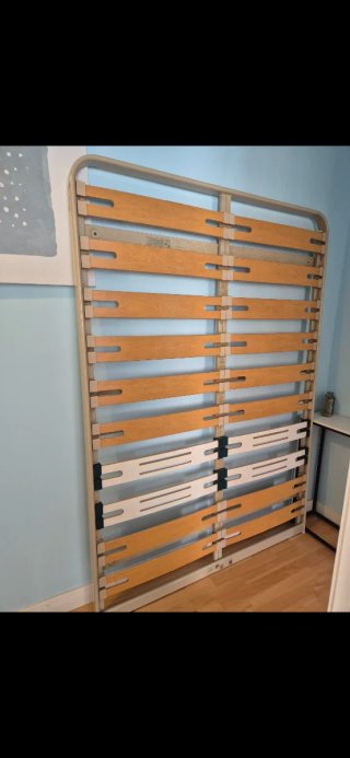 Somier de madera y metal