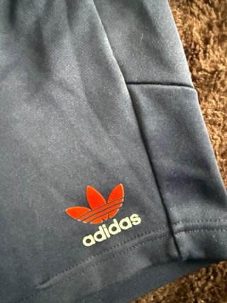 Pantalón corto Adidas azul