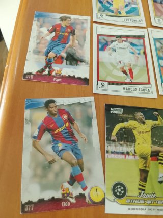 50 valiosas mezcladas TOPPS Panini mundicromo