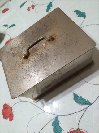 Caja de caudales metálica
