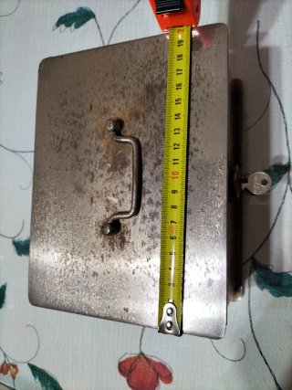 Caja de caudales metálica