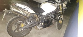 Triumph Street Triple 2008. Para reparar o piezas