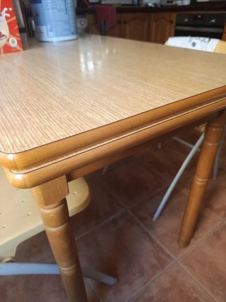 Mesa de cocina de madera