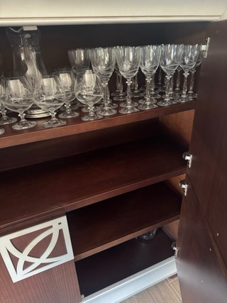 Aparador Madera Wengue y Plata