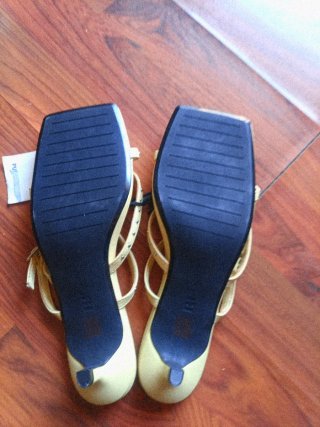 Sandalias Pull&Bear tiras tachuelas beige