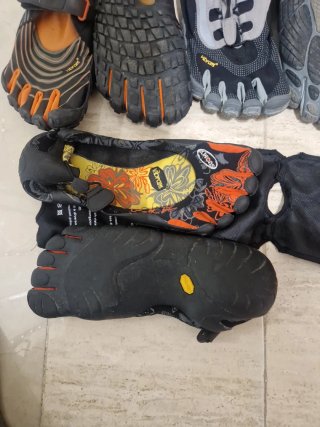 Lote 4 pares Vibram Five Fingers talla 44