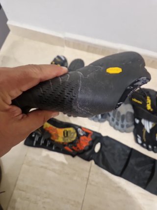 Lote 4 pares Vibram Five Fingers talla 44