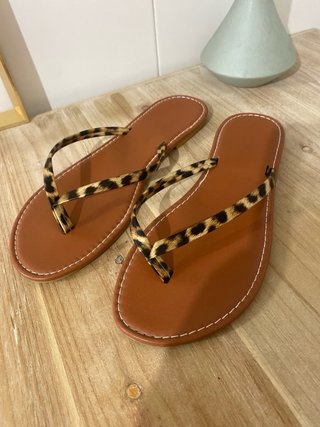 Sandalias planas leopardo