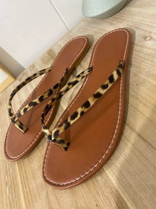 Sandalias planas leopardo