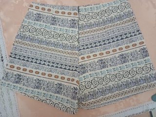 Pantalón corto estampado étnico