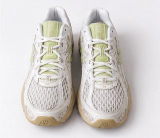 New Balance 740 - Talla 41.5 EU