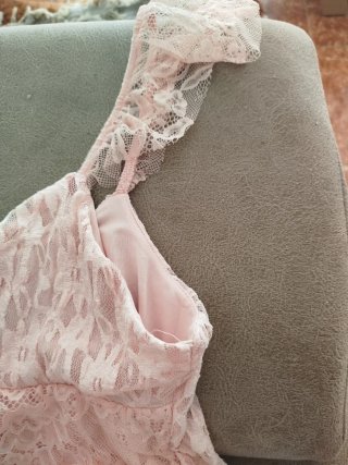 Vestido Zara rosa volantes talla L