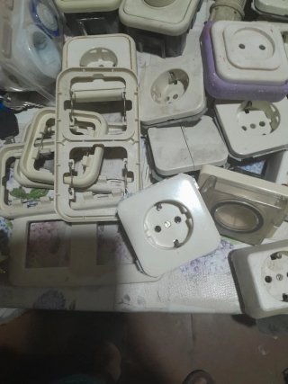 Lotes de enchufes y llaves de luz