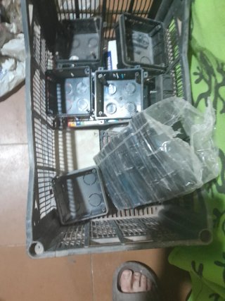 Lotes de enchufes y llaves de luz