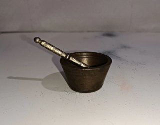 Lote morteros antiguos y varios objetos