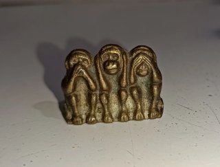 Lote morteros antiguos y varios objetos