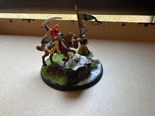 Gordfindel mas Elfo con Estandarte