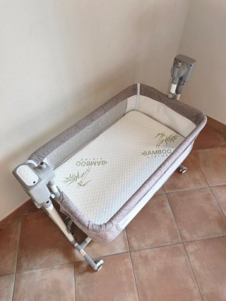 Minicuna colecho con mosquitera y balanceo