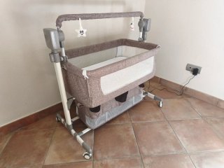 Minicuna colecho con mosquitera y balanceo