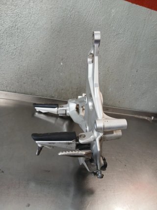 Estribera BMW F900XR Derecha 2023