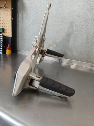 Estribera BMW F900XR Derecha 2023