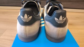 Adidas Gazelle Beige/Negro Talla 40 – NUEVAS