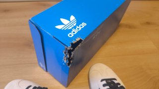 Adidas Gazelle Beige/Negro Talla 40 – NUEVAS
