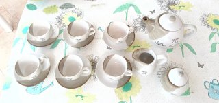 Juego de café 6 tazas y tetera, lechera, azucarero